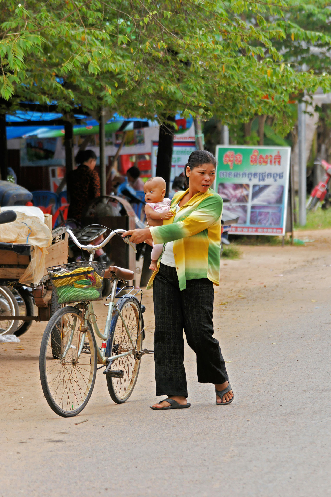 Auf dem Markt des Dorfs Preah Dak im Gebiet von Angkor